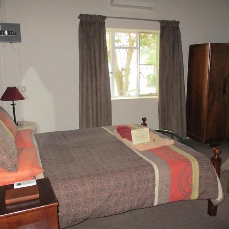 Van Rhyn Guest House Vanrhynsdorp Buitenkant foto