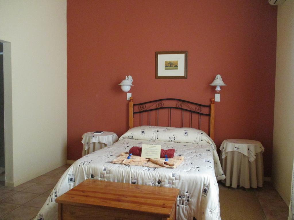 Van Rhyn Guest House Vanrhynsdorp Buitenkant foto
