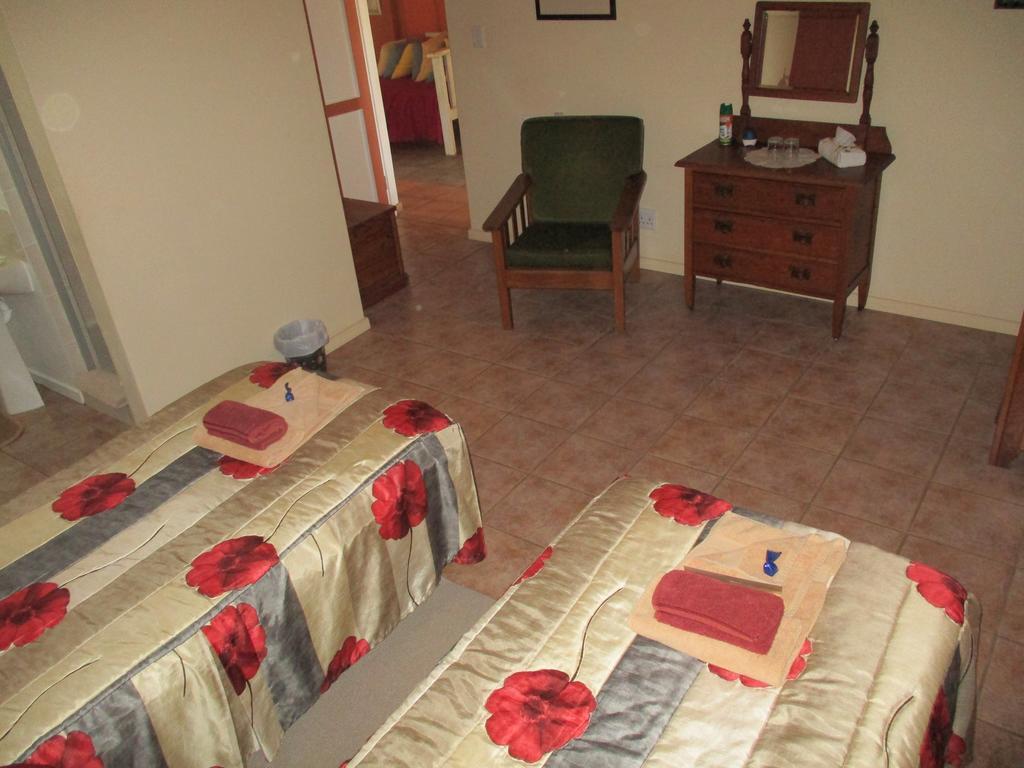 Van Rhyn Guest House Vanrhynsdorp Buitenkant foto