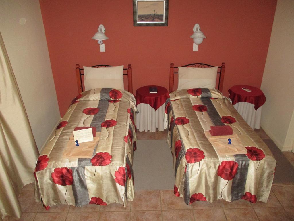 Van Rhyn Guest House Vanrhynsdorp Buitenkant foto