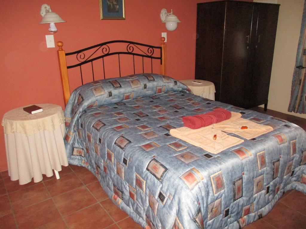Van Rhyn Guest House Vanrhynsdorp Buitenkant foto