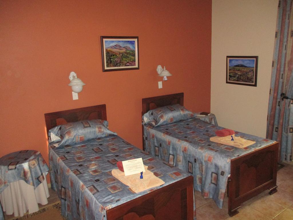 Van Rhyn Guest House Vanrhynsdorp Buitenkant foto