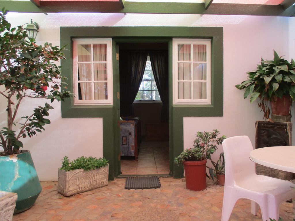 Van Rhyn Guest House Vanrhynsdorp Buitenkant foto