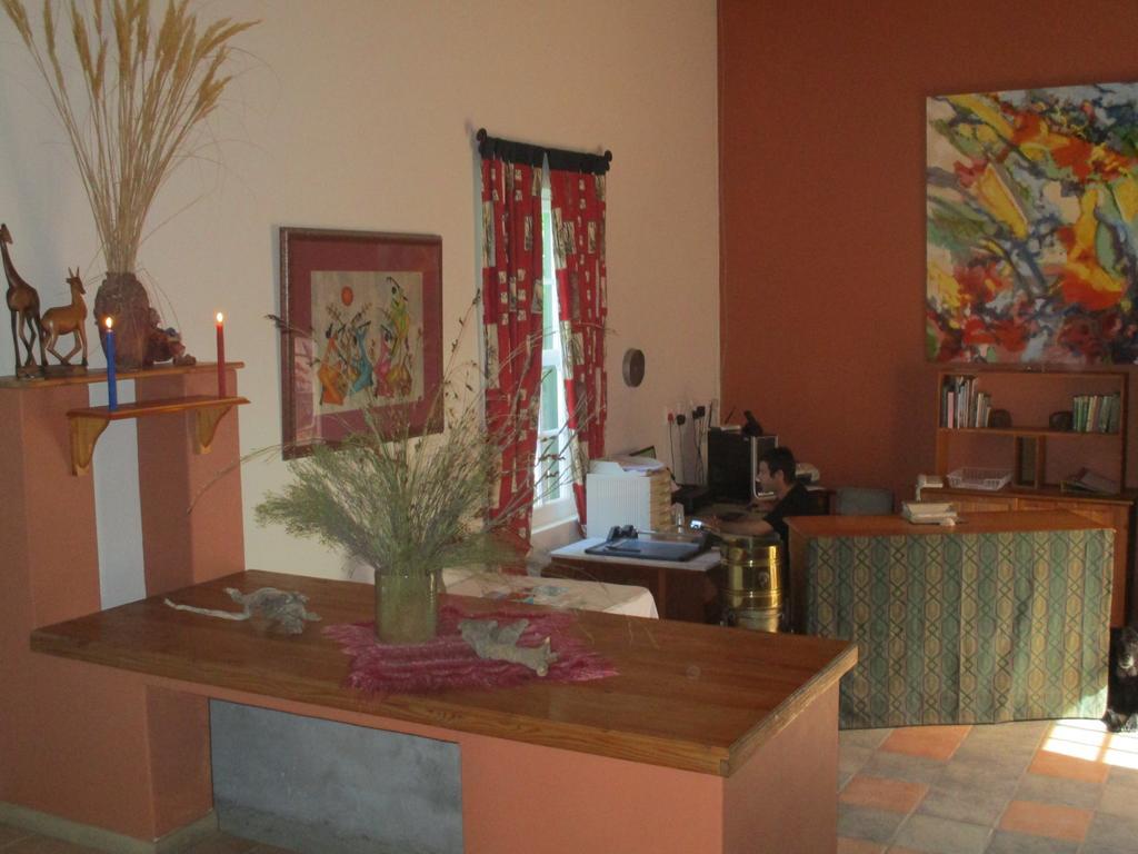 Van Rhyn Guest House Vanrhynsdorp Buitenkant foto