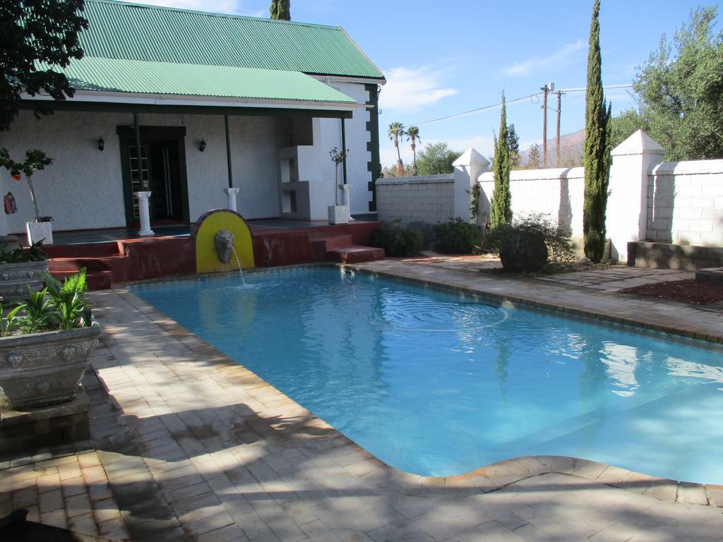 Van Rhyn Guest House Vanrhynsdorp Buitenkant foto