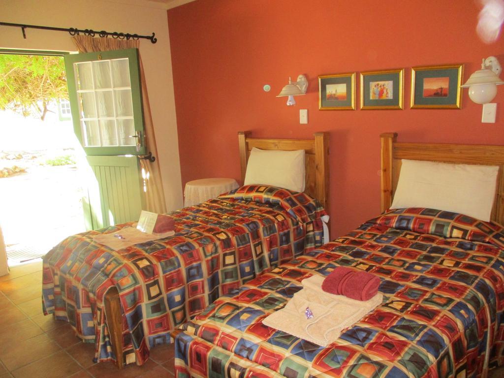 Van Rhyn Guest House Vanrhynsdorp Buitenkant foto